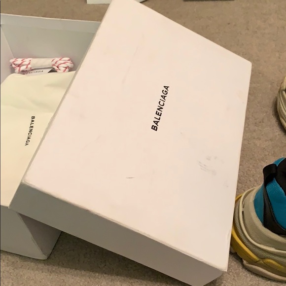 Balenciaga’s - Picture 5 of 8